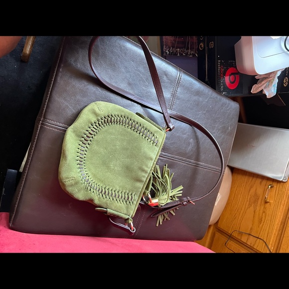 Olive green leather strap crossbody suede bag - Picture 6 of 17